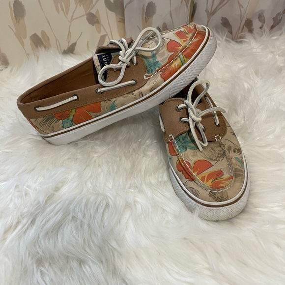 Sperry Top Sider Tropical Boat size 8.5 . Pre -owned in great condition! - Picture 2 of 6